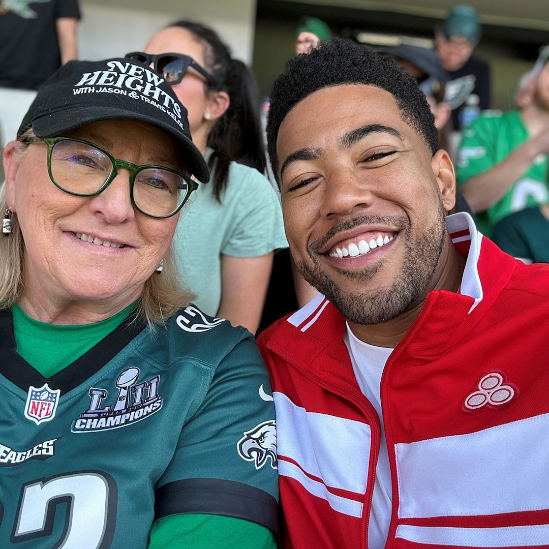 Jake From State Farm Makes Taylor Swift Reference While Sitting With Travis Kelce’s Mom at NFL Game – E! Online